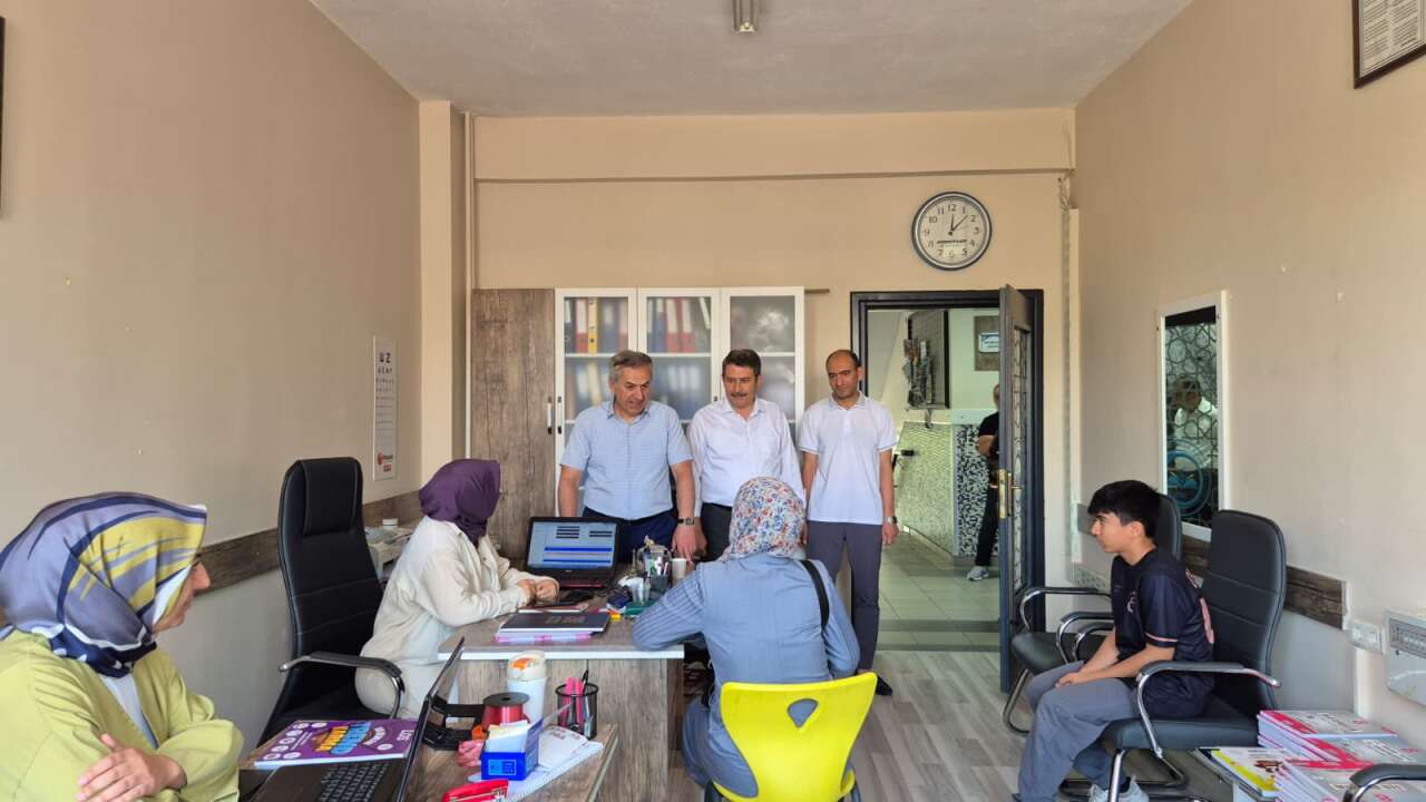Meram'da eğitim denetimi! Sınıfları tek tek gezdi 5